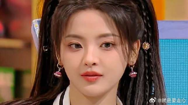 杨超越理想型大公开 答案和杨迪有关,杨迪哭笑不得!