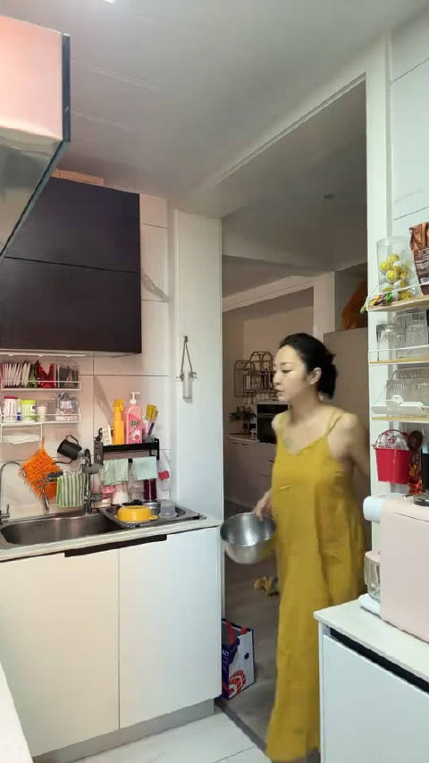 网络上单身独居女强人,现实老公男朋友样样都有!