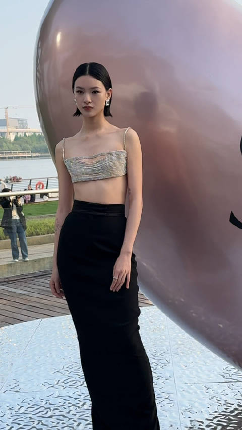 看到邱天最新大片真是让一个女生都要疯狂心动