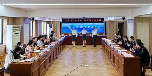 上海长宁区国防双拥智慧书柜落地