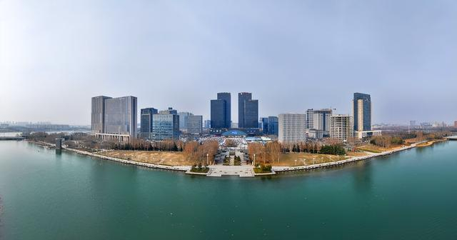 同时,强力推动中原科技城建设,加快建设中原科技城重点功能片区,以郑