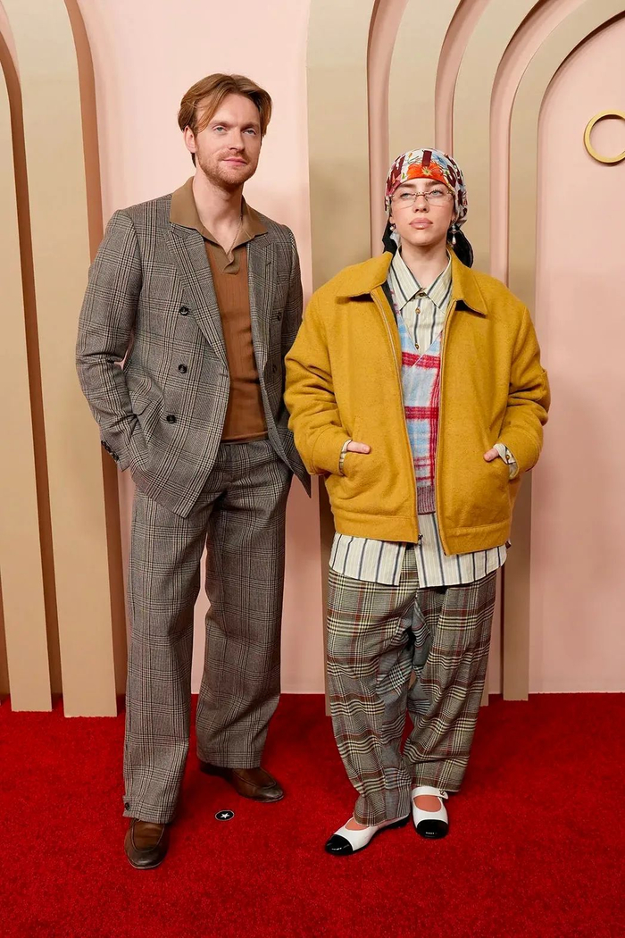 回顾 billie eilish 的 7 套经典造型