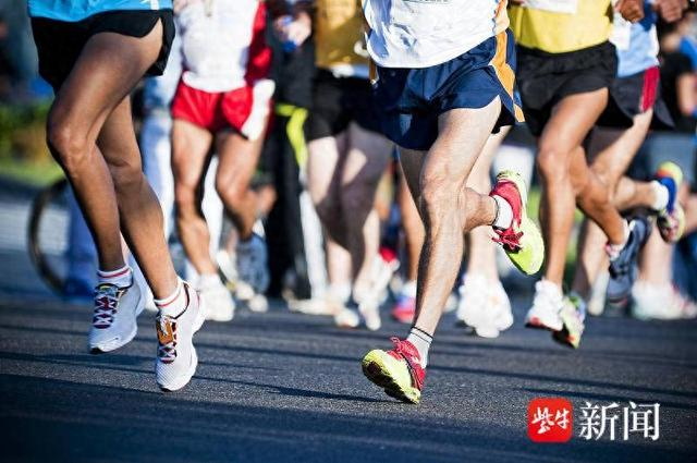 跑得精疲力竭,为什么还会觉得很快乐|马拉松|多巴胺|跑步_新浪新闻