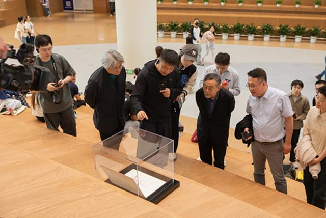 艺术家导览现场（北京城市图书馆供图）