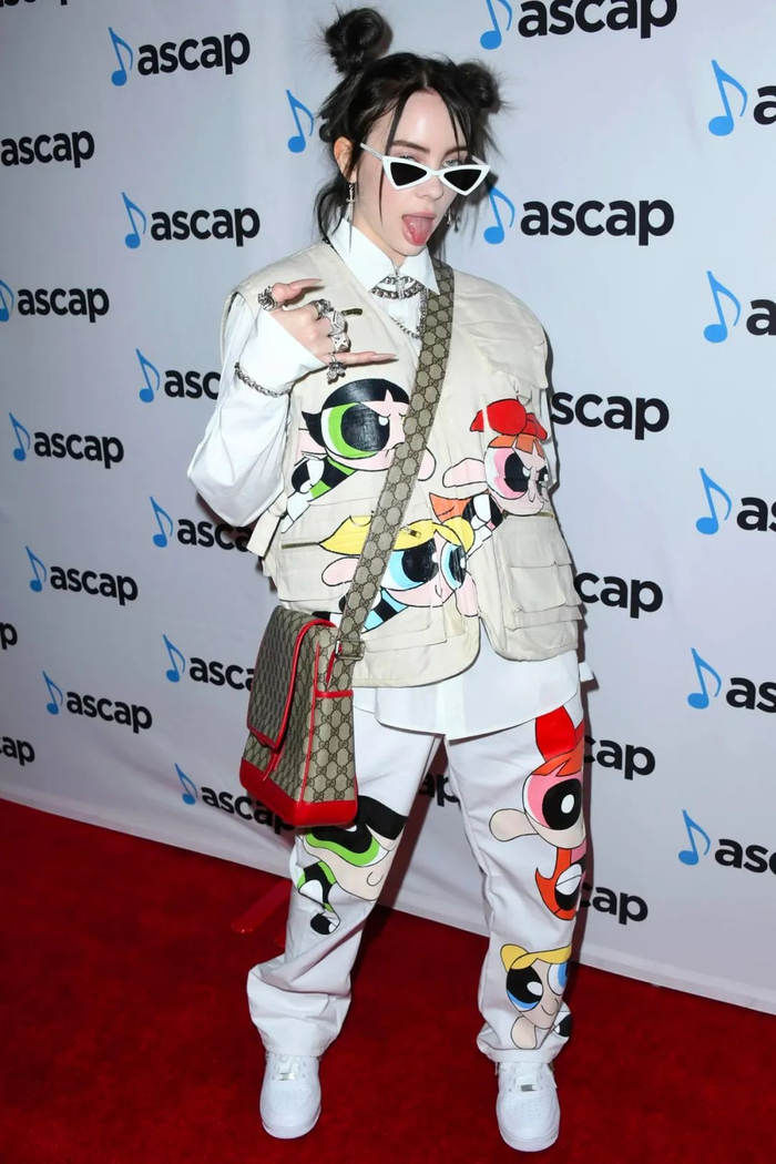 回顾 billie eilish 的 7 套经典造型