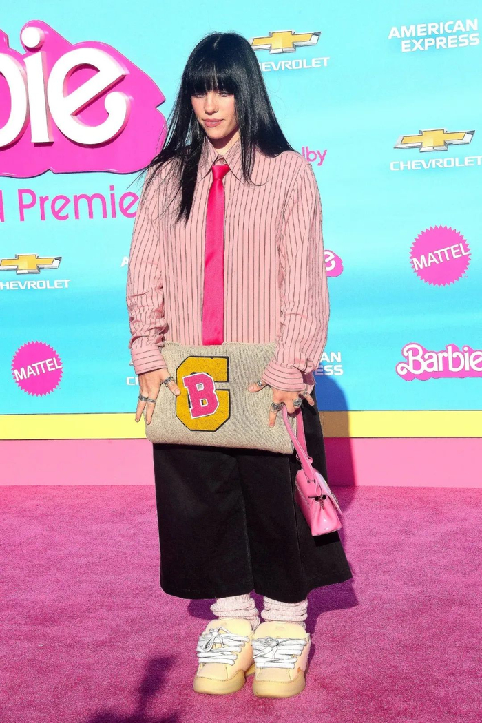 回顾 billie eilish 的 7 套经典造型