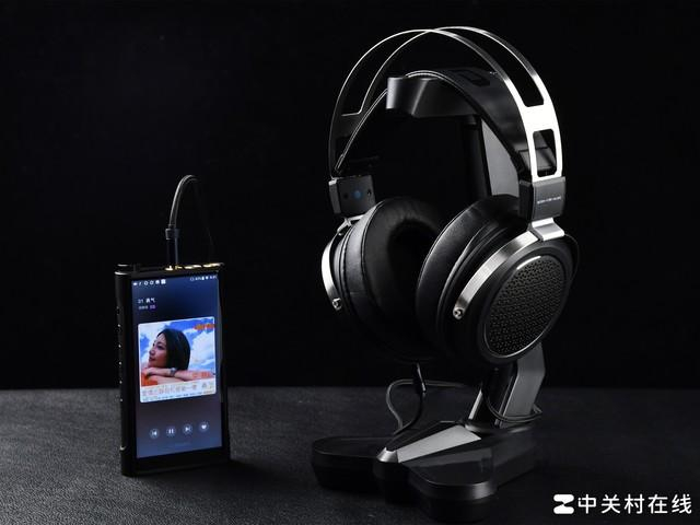 jt1与飞利浦shp9500不同的是,前者的声音调校更克制,声音的表现均衡但