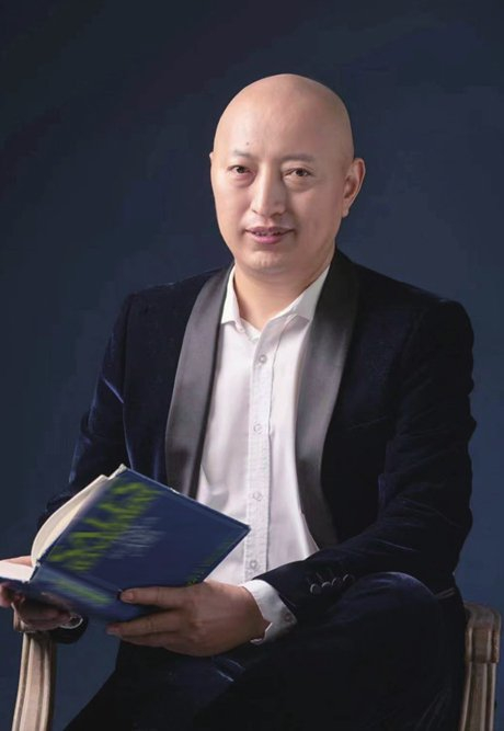 作品有长篇小说《英雄地》《蓝焰兵锋》等,电视剧《梦想城》《三泉溪