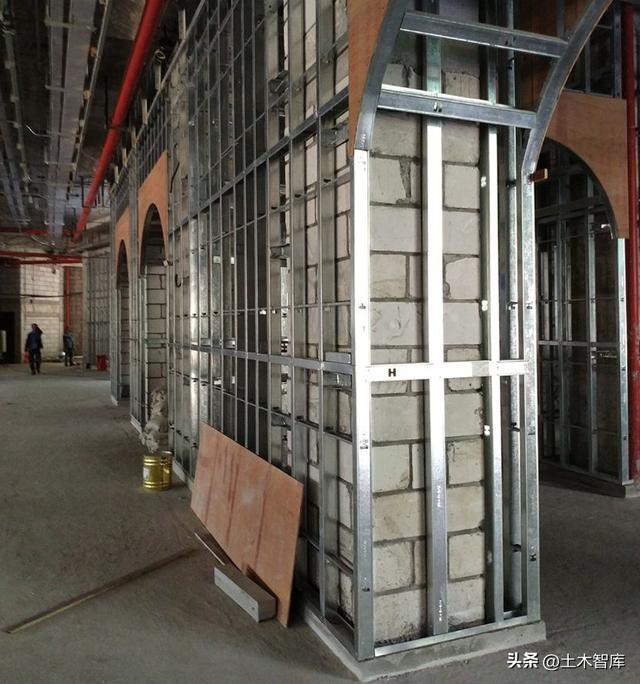 轻钢龙骨隔墙到底做不做地梁?80%的人都理解错了!