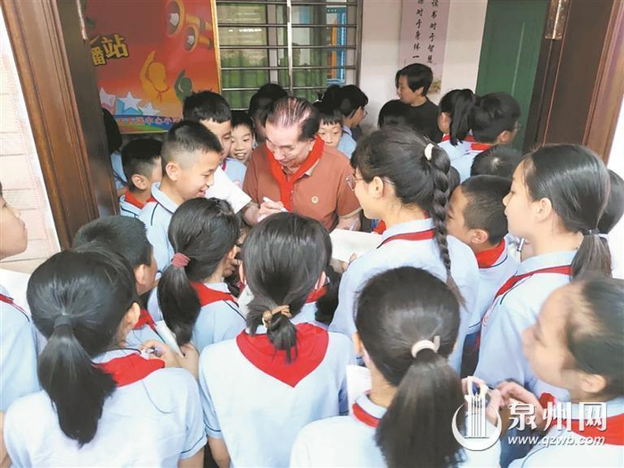 新中国体育开拓者林建成:时隔70年回母校 重温羽坛人生