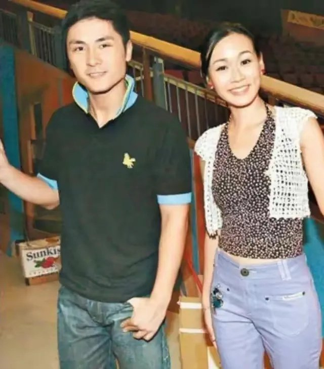 45岁港姐杨思琦近况曝光!因三角恋形象尽毁,如今靠直播卖艺赚钱