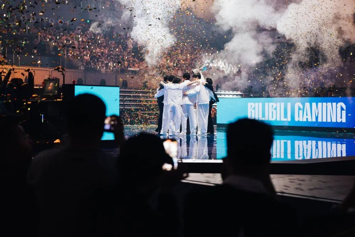 （BLG夺冠现场。腾讯电竞供图）