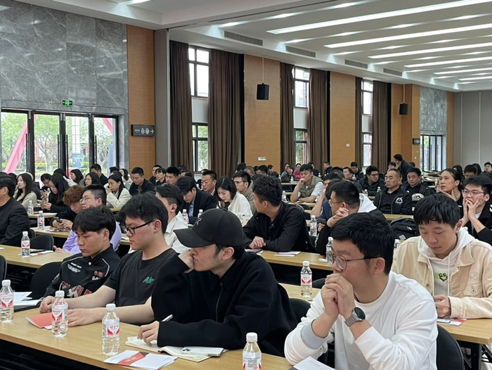 ▲台州产业对接会现场座无虚席 树森丨摄