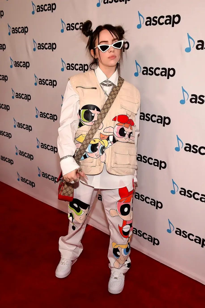回顾 billie eilish 的 7 套经典造型