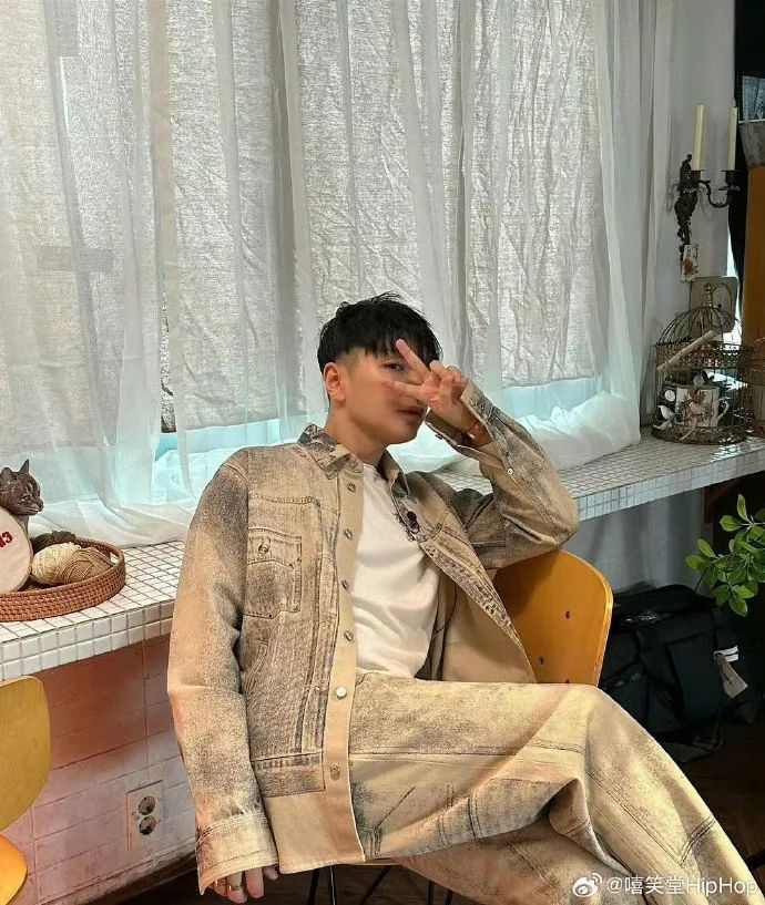 simon dominic决定终止与aomg的专属合约!