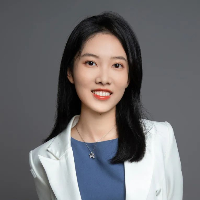 管理与商业智能系卢向华教授,研究助理于畅,案例研究员张洁友共同编写