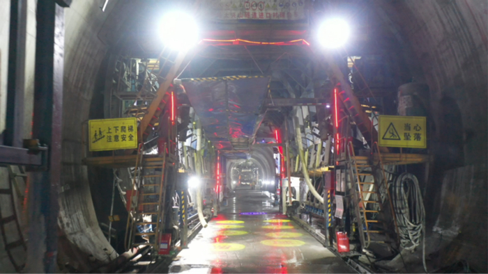 西康高铁秦岭太兴山隧道进口顺利贯通