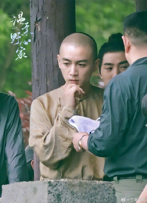 陈晓的古装真就直接剃光头啊?纯靠陈晓的颜值硬撑