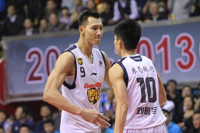 前广东宏远名将合同到期!季后赛场均1.5分,35岁面临退役