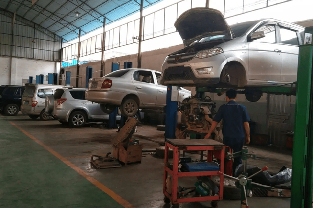 图为以潘某为首的保险诈骗犯罪团伙经营的汽车修理厂。（天津市公安局经侦总队供图）