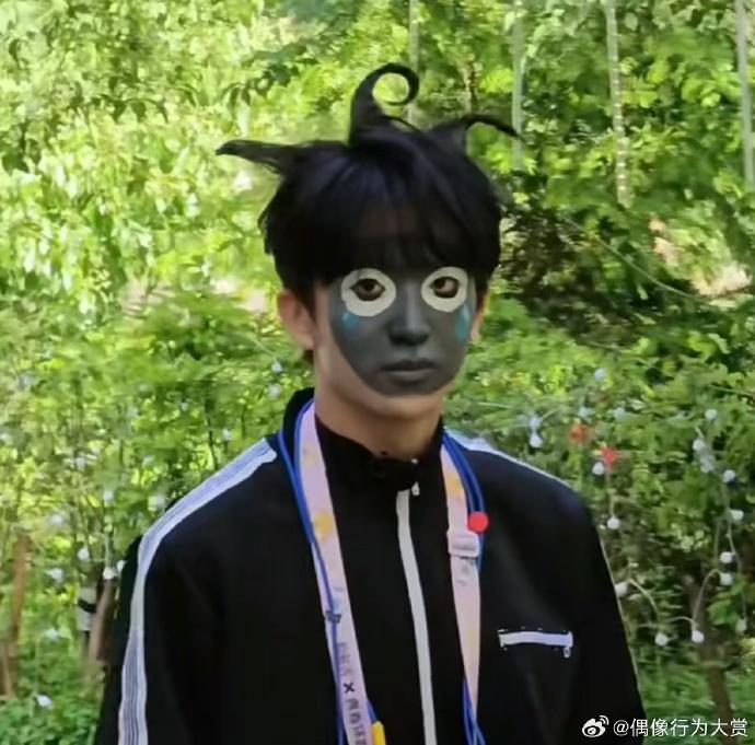 不过半年，它从神综变尬综