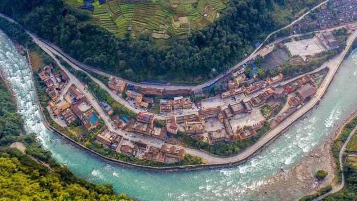 云南省贡山独龙族怒族自治县独龙江乡孔当村一景。胡超 摄