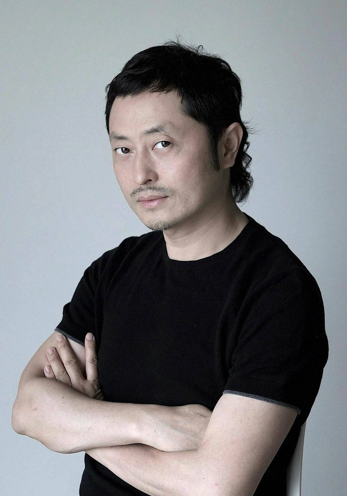 从1999年拍摄何伟导演作品《胖墩夏令营》开始,他先后与张律,章明