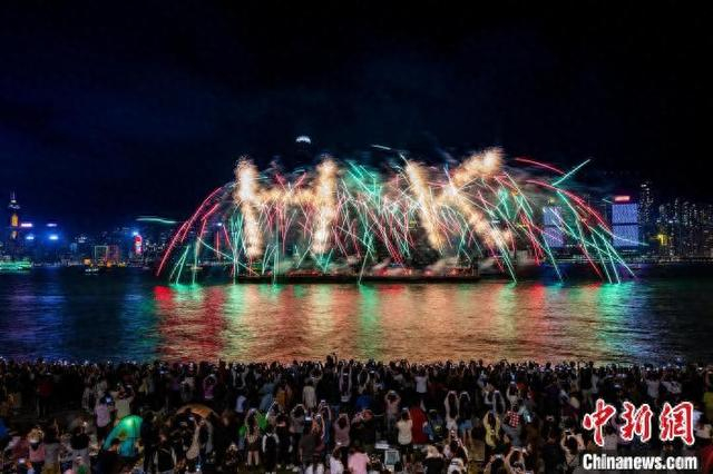 图为海上烟火表演资料图。香港旅游发展局供图