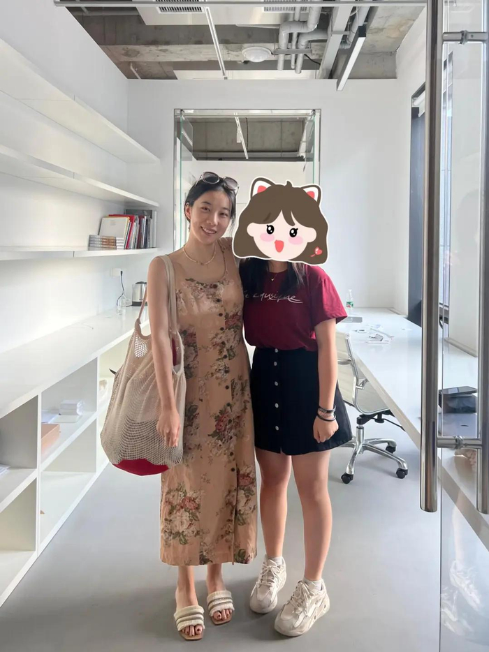 去画廊关心一下A同学的实习情况