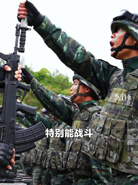 意气风发!超燃武警新入队特战队员授枪仪式