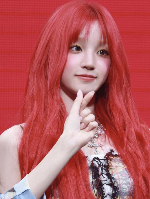 被红发@宋雨琦_g-i-dle 硬控30秒 好热烈盛放的荆棘花!