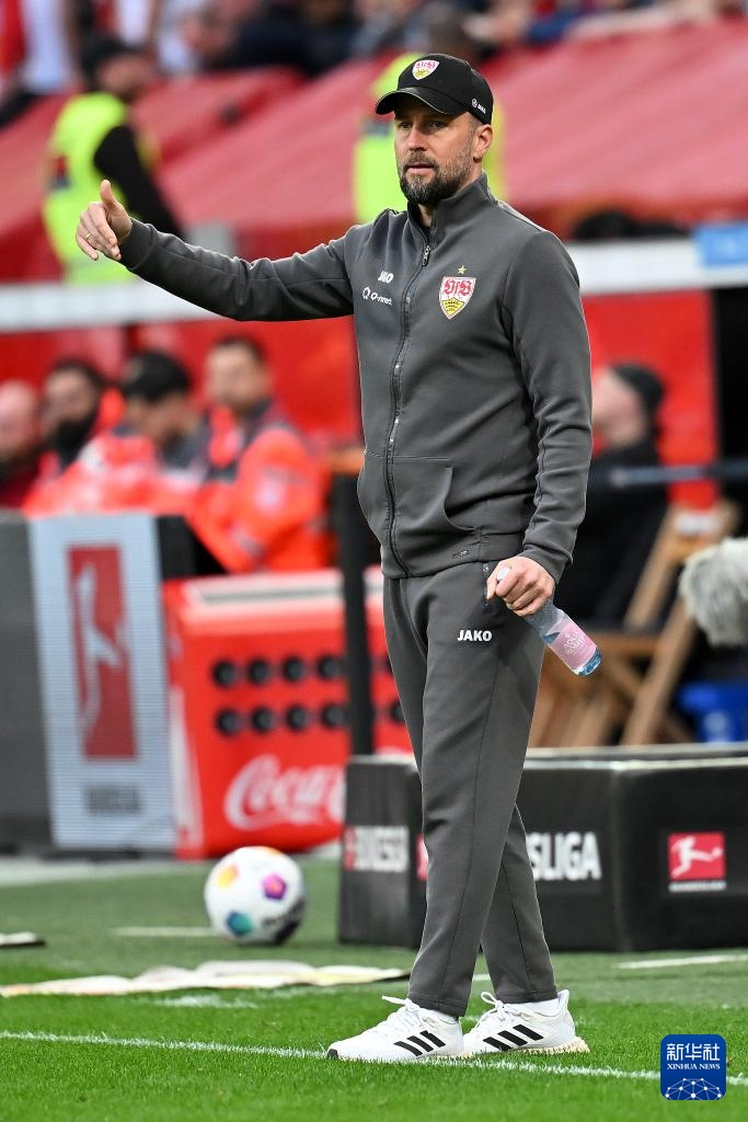 德甲:勒沃库森平斯图加特|勒沃库森|斯图加特队|德甲_