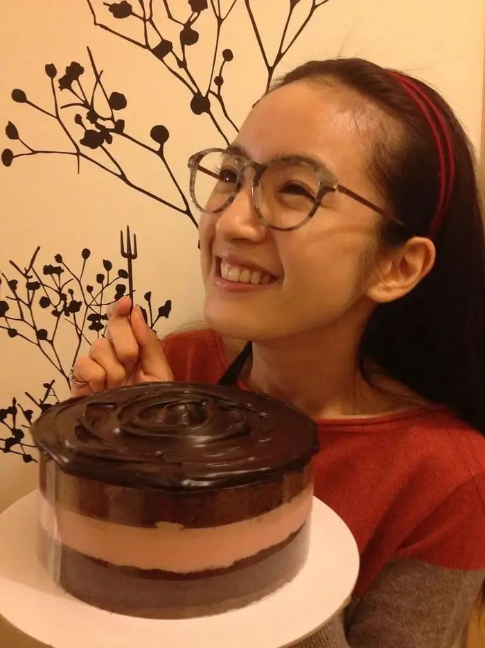 年,林依晨终于等来《我可能不会爱你》中的程又青,与她搭档的是陈柏霖
