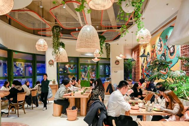 江湾里MEET678店铺内景；来源：龙湖商业