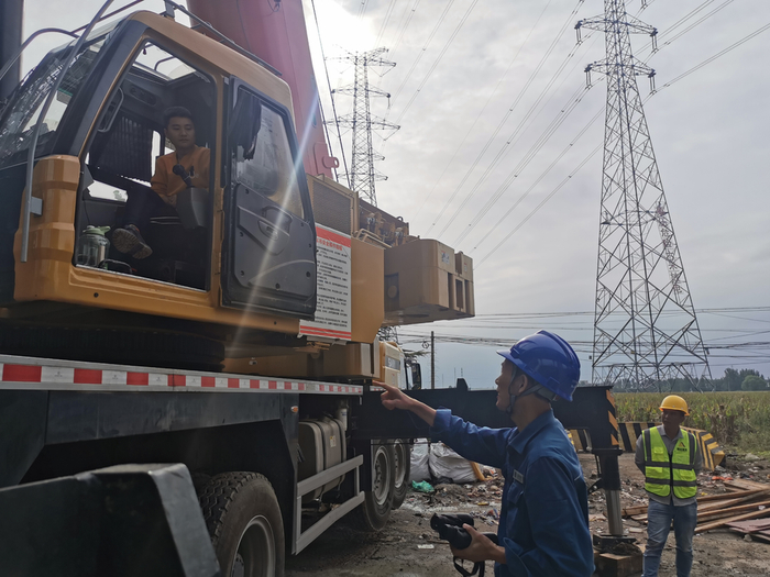 济宁市开展输电线路保护区内隐患治理