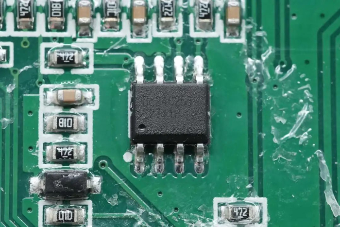 拆解报告:隆鑫1650w 1024wh便携式户外电源