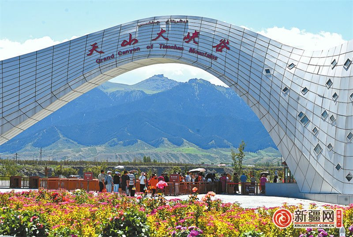 天山大峡谷是此次马拉松比赛全马项目的重要点位。（本网资料图片）