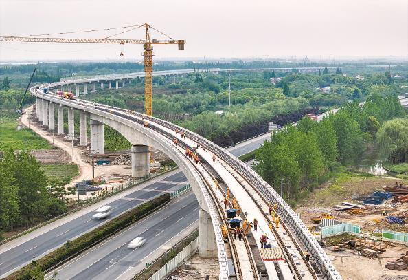 十七号线西延伸工程实现双向正线"长轨通"