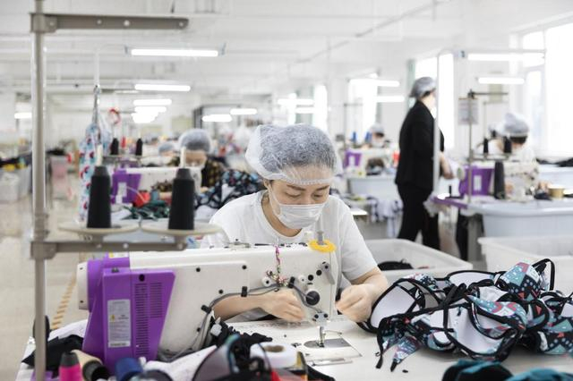 斯达威工厂生产车间。宋昕倩 摄