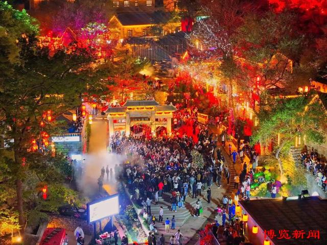 红叶柿岩"异域风情节"燃爆"五一"