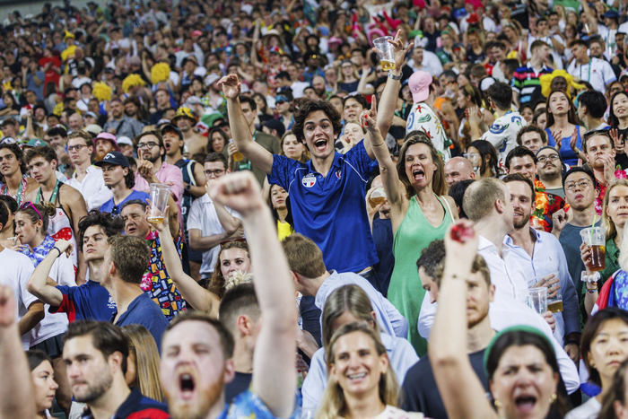 2024年香港国际七人榄球赛观众席上的火爆场面 图片来源：中国香港榄球总会