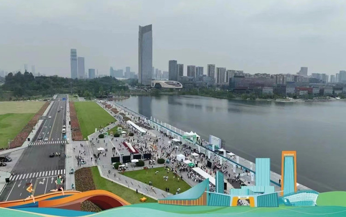 四川天府新区:4000余名参赛选手兴隆湖领跑"最美绿道"