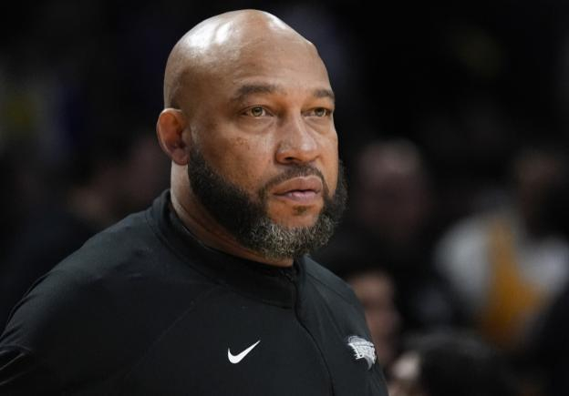 湖人离队第一人曝光!库里招募詹姆斯加盟勇士