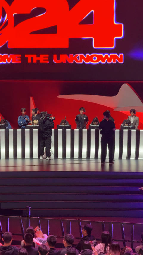 t1的选手们在调试啦_手机新浪网