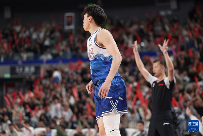 篮球——cba半决赛首回合:新疆伊力特胜浙江稠州金租