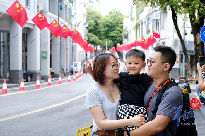 【图集】恩宁路历史文化街区：城市肌理新生业态共存，老街焕发老…|广州|广州市|广州旅行|广东省|永庆坊_新浪新闻