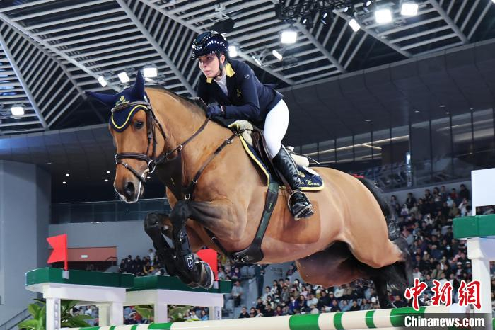 上海环球马术冠军赛首办夜赛为观众带来观赛新体验