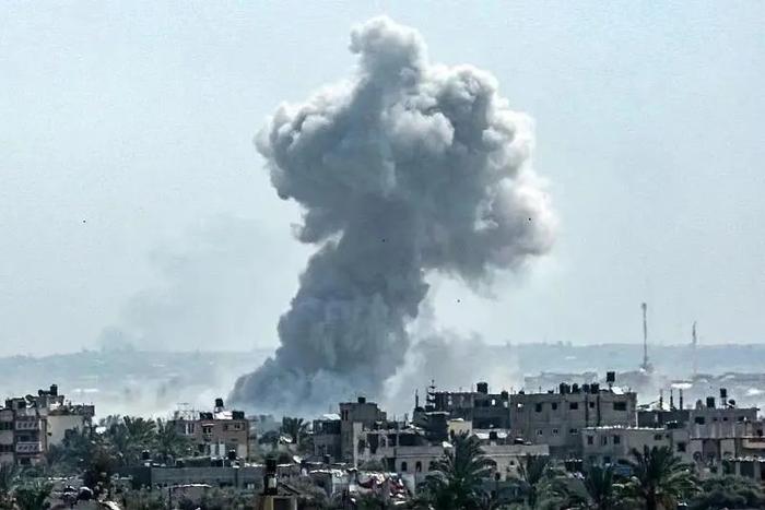加沙遭遇袭击后升起浓烟 资料图