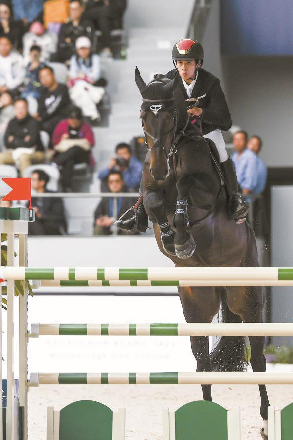            庞钦宇昨日顺利完赛          
