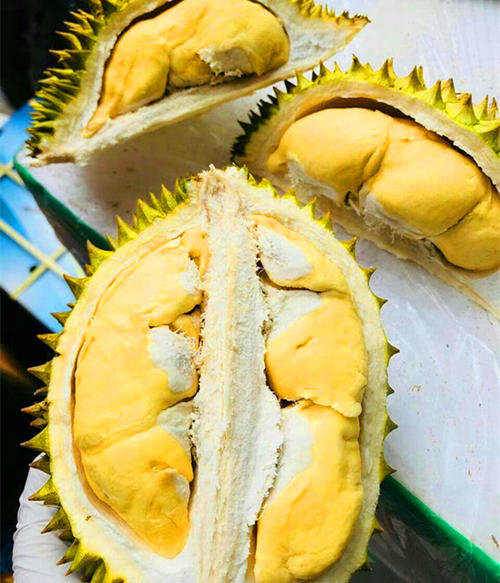 这两天,榴莲无疑成为了水果摊上的c位|榴莲|菠萝蜜